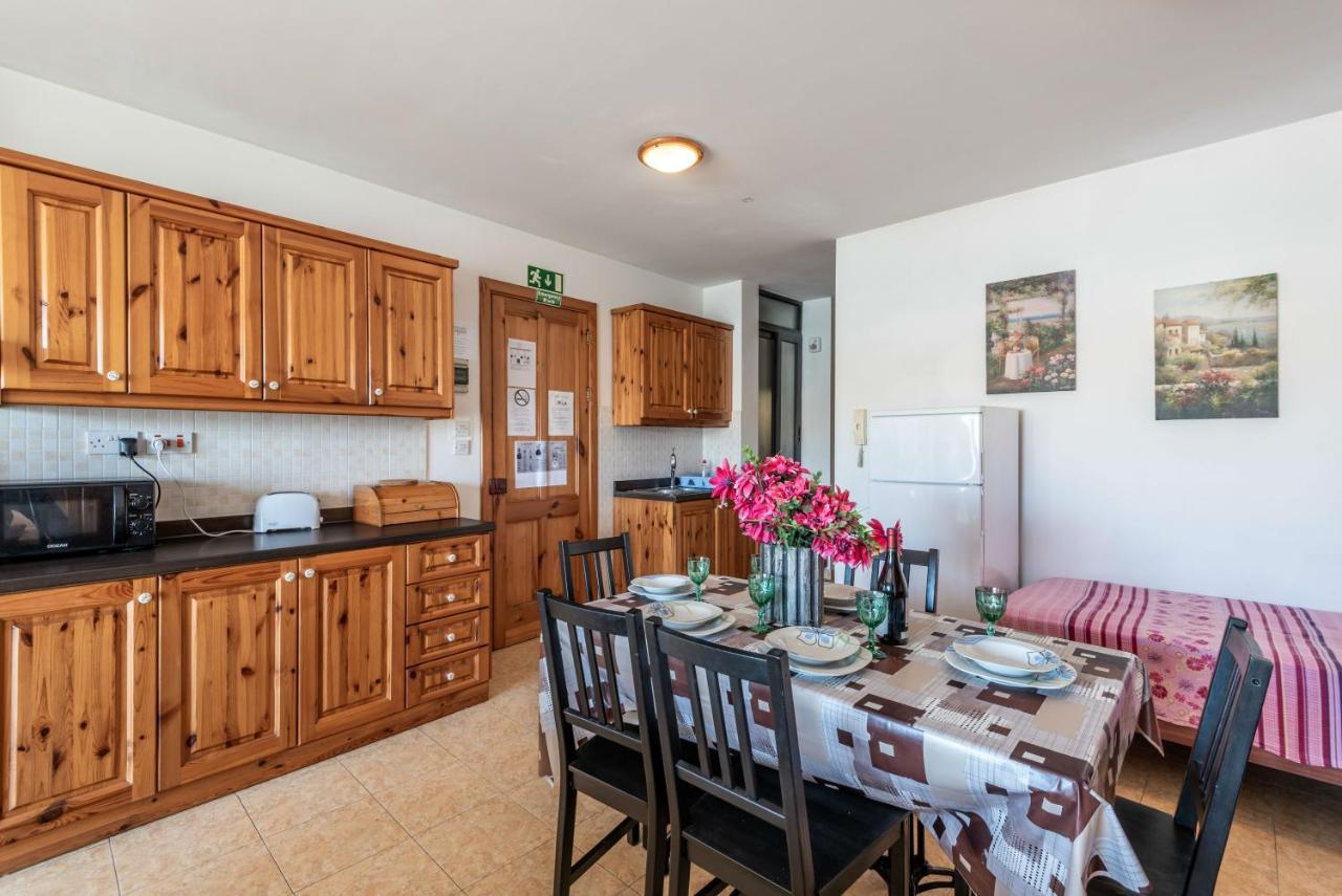 Harbour Lights Seafront 2 Bedroom Apartments With Panoramic Sea Views - By Getawaysmalta St. Paul's Bay Exterior photo